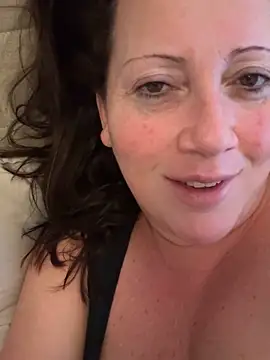 Snapshot of xsexycurvymilf chatting on 03.05.25 xsexycurvymilf online show from 03.05.25