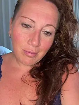 Snapshot of xsexycurvymilf chatting on 09.11.25 xsexycurvymilf online show from 09.11.25