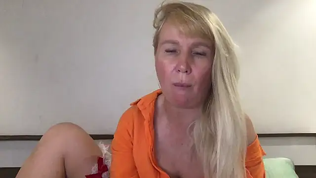 EmmaInLove23 online show from 01.31.25