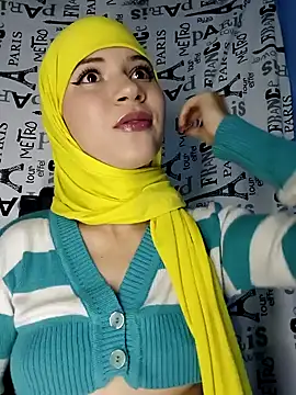 Snapshot of hanaa_18 chatting on 12.10.24 hanaa 18 online show from 12.10.24