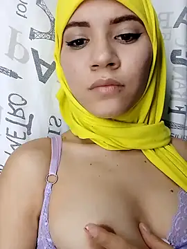 Snapshot of hanaa_18 chatting on 12.13.24 hanaa 18 online show from 12.13.24