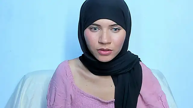 Snapshot of hanaa_18 chatting on 01.28.25 hanaa 18 online show from 01.28.25