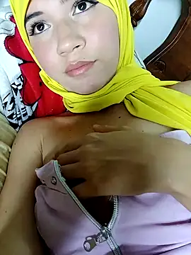 Snapshot of hanaa_18 chatting on 02.11.25 hanaa 18 online show from 02.11.25