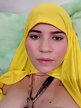 Snapshot of hanaa_18 chatting on 02.22.25 hanaa 18 online show from 02.22.25