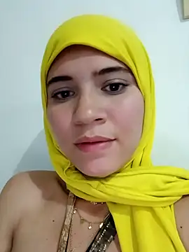 Snapshot of hanaa_18 chatting on 02.23.25 hanaa 18 online show from 02.23.25