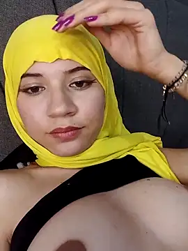 Snapshot of hanaa_18 chatting on 03.13.25 hanaa 18 online show from 03.13.25