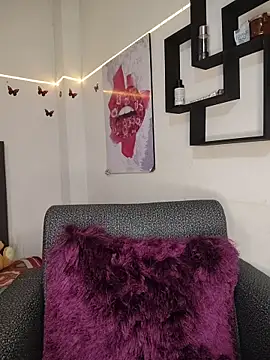 Snapshot of hanaa_18 chatting on 11.11.25 hanaa 18 online show from 11.11.25