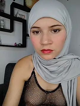 Snapshot of hanaa_18 chatting on 11.26.25 hanaa 18 online show from 11.26.25