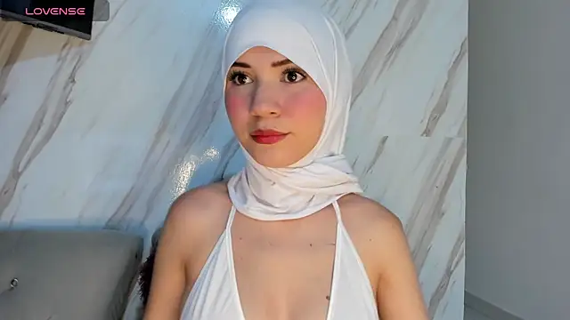 Snapshot of hanaa_18 chatting on 02.14.26 hanaa 18 online show from 02.14.26