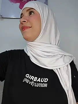 Snapshot of hanaa_18 chatting on 02.19.26 hanaa 18 online show from 02.19.26