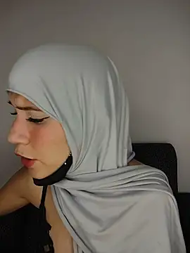 Snapshot of hanaa_18 chatting on 02.25.26 hanaa 18 online show from 02.25.26