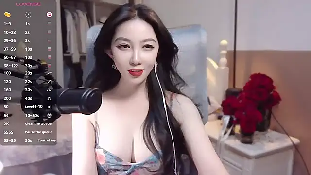 Snapshot of vyizh- chatting on 01.10.25 vyizh- online show from 01.10.25