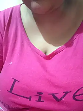 Snapshot of _Redwine_ chatting on 01.28.25 Redwine online show from 01.28.25