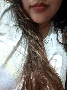 Snapshot of _Redwine_ chatting on 02.12.25 Redwine online show from 02.12.25