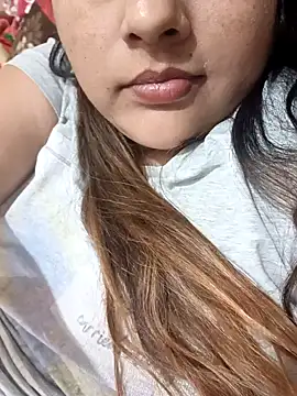 Snapshot of _Redwine_ chatting on 02.12.25 Redwine online show from 02.12.25