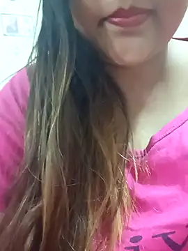 Snapshot of _Redwine_ chatting on 02.13.25 Redwine online show from 02.13.25