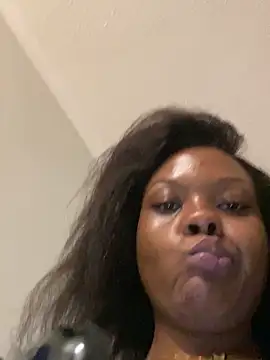 Snapshot of Dellah26 chatting on 02.26.26 Dellah26 online show from 02.26.26