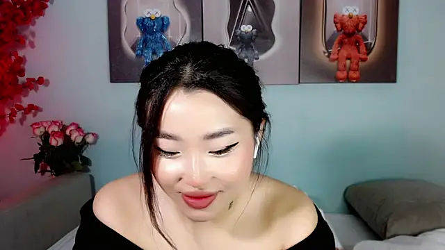 Snapshot of ichiben chatting on 01.05.25 ichiben online show from 01.05.25