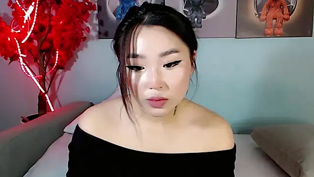 Snapshot of ichiben chatting on 01.31.25 ichiben online show from 01.31.25