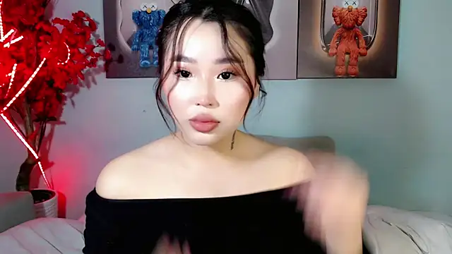 Snapshot of ichiben chatting on 03.15.25 ichiben online show from 03.15.25