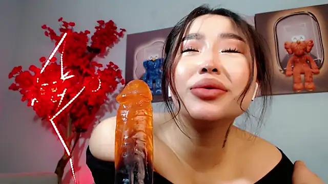 Snapshot of ichiben chatting on 03.16.25 ichiben online show from 03.16.25