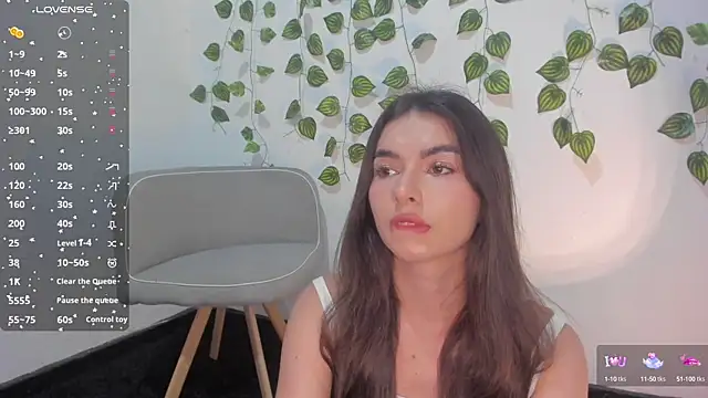 Snapshot of Coralinee_01 chatting on 12.10.24 Coralinee 01 online show from 12.10.24