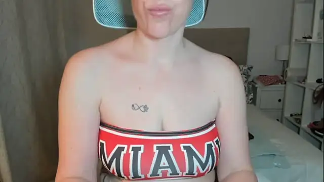 emmita69  online show from 04.21.26