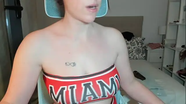 emmita69  online show from 04.21.26