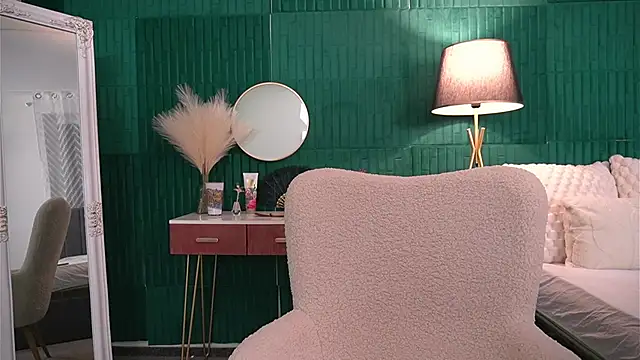 HaileyMoonn online show from 11.28.25