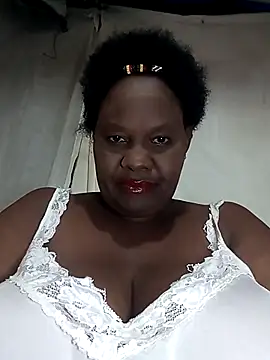 Snapshot of Afriqmom chatting on 06.27.26 Afriqmom online show from 06.27.26