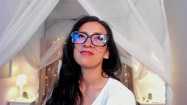 kira moon   online show from 03.16.25