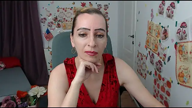 Snapshot of EvelynAngell chatting on 09.12.25 EvelynAngell online show from 09.12.25
