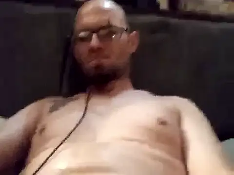 Snapshot of Herwish chatting on 10.01.25 Herwish online show from 10.01.25