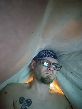 Snapshot of Herwish chatting on 12.16.25 Herwish online show from 12.16.25