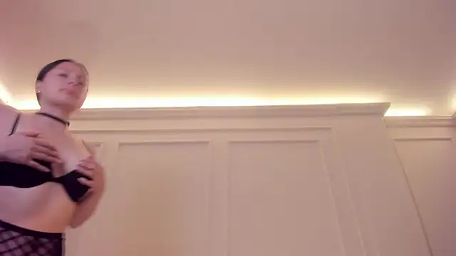 Snapshot of DominiqueVega chatting on 12.14.24 DominiqueVega online show from 12.14.24