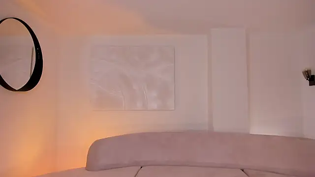 Snapshot of DominiqueVega chatting on 12.24.24 DominiqueVega online show from 12.24.24