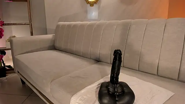 Snapshot of DominiqueVega chatting on 01.09.25 DominiqueVega online show from 01.09.25