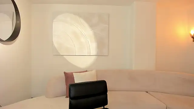 Snapshot of DominiqueVega chatting on 03.10.25 DominiqueVega online show from 03.10.25