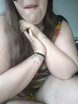 FrancaiseLynne online show from 02.16.25