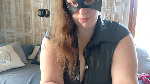 FrancaiseLynne online show from 05.01.26