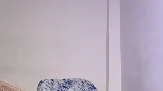 caarlywhitee online show from 12.19.25