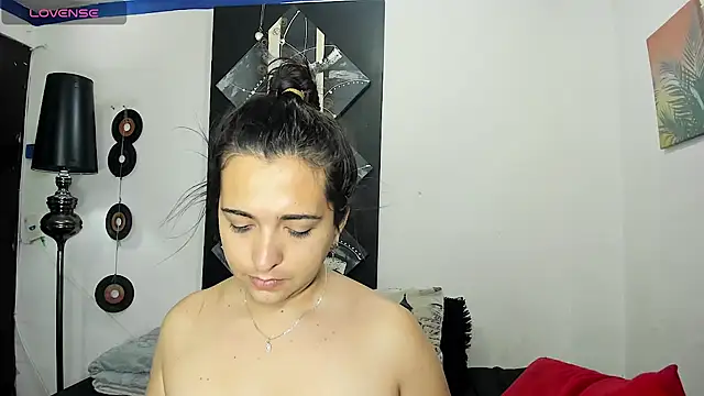 SARAMISHA online show from 07.03.26