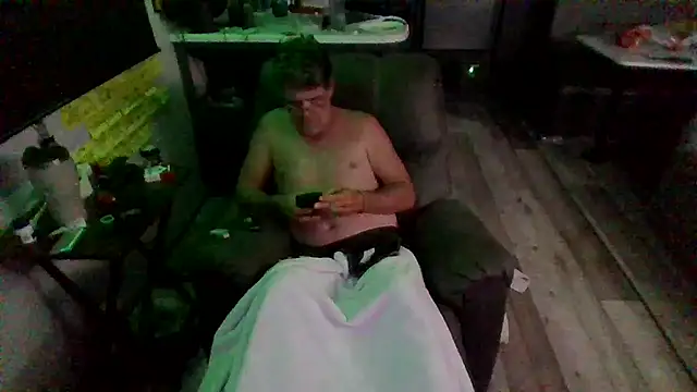 Snapshot of lateniter chatting on 09.14.25 lateniter online show from 09.14.25