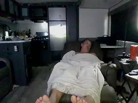 Snapshot of lateniter chatting on 12.13.25 lateniter online show from 12.13.25