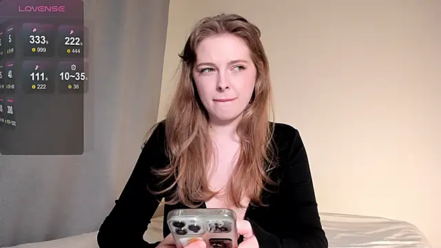 Snapshot of mercedescutee chatting on 01.29.25 mercedescutee online show from 01.29.25