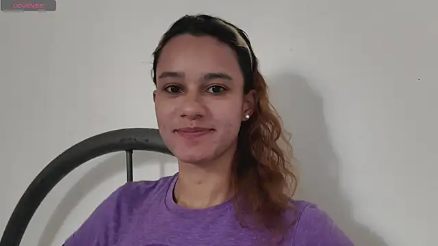 Snapshot of SamanthaWatson chatting on 11.03.25 SamanthaWatson online show from 11.03.25