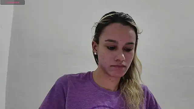 Snapshot of SamanthaWatson chatting on 11.27.25 SamanthaWatson online show from 11.27.25