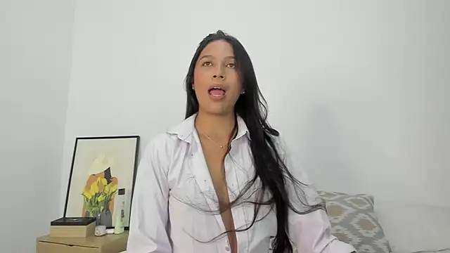 Snapshot of rouse_4 chatting on 03.06.26 rouse 4 online show from 03.06.26