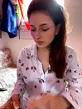 LiliJones  online show from 10.03.25