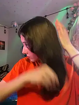 LiliJones  online show from 04.29.26